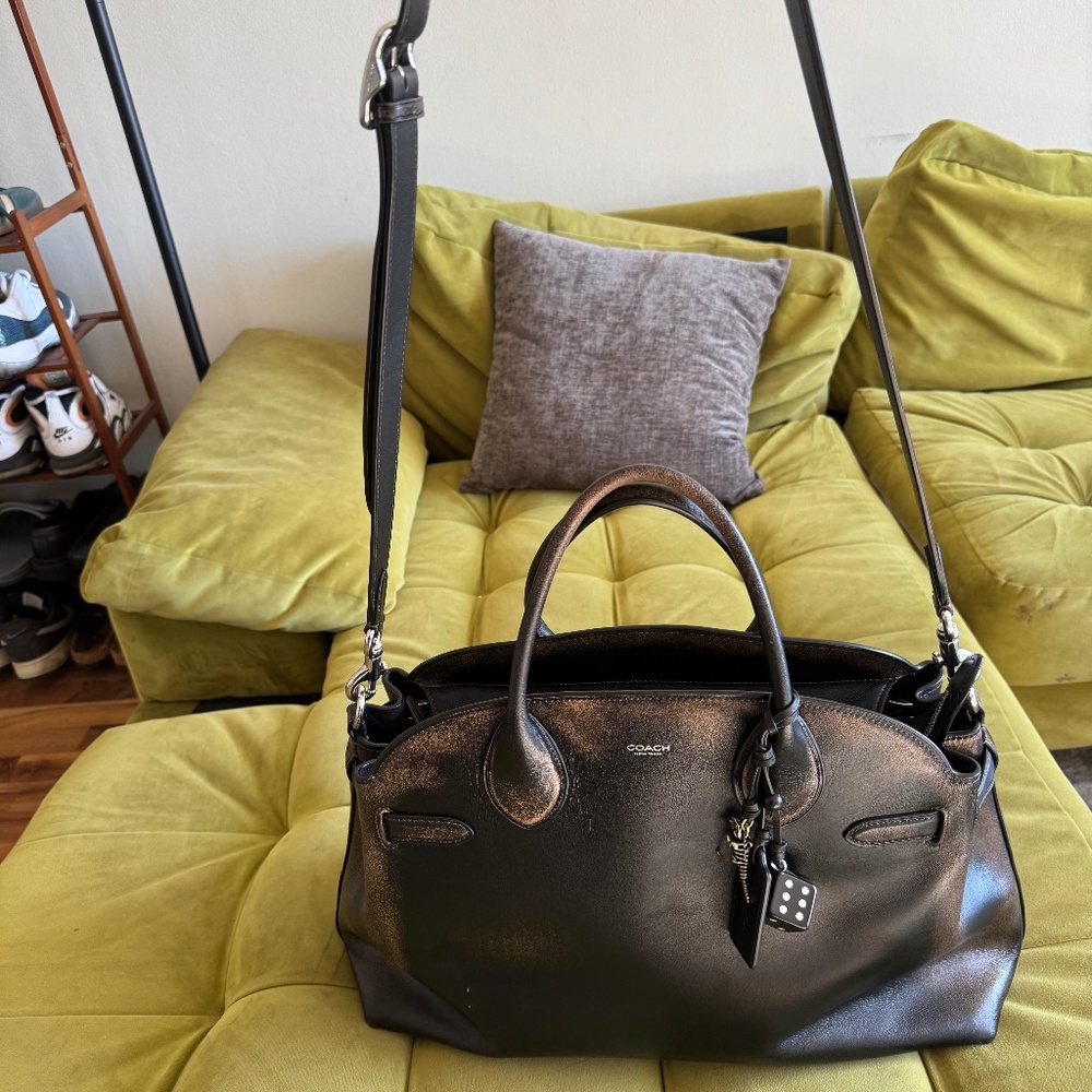 Coach Empire 40 in Loved Leather - Picture 3 of 5